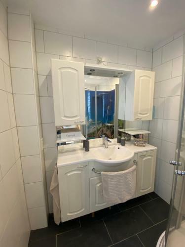 Apartamento Ferienwohnung Waldrast F�r 5 Personen
