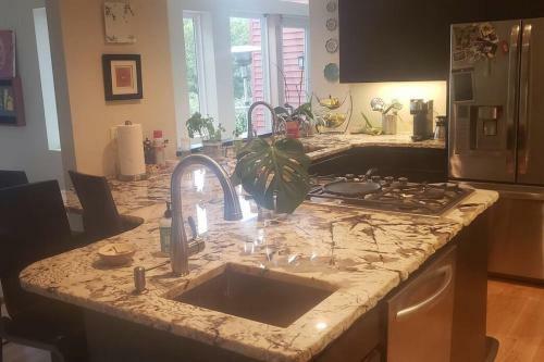 Hostal Quiet And Welcoming One Bedroom With Private Bath