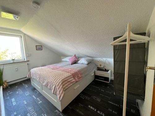 Apartamento Herzlich Willkommen In Der Dachstube Niestetal