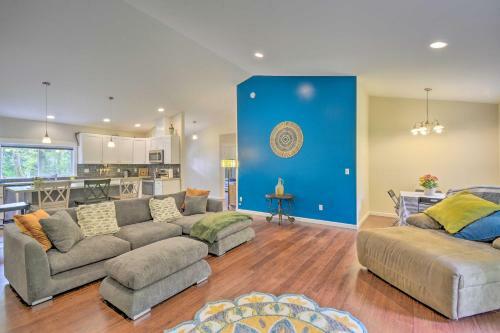 Seaside Property With Fire Pit, Steps To Beach!