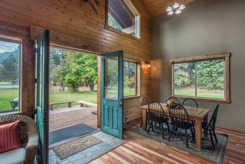 Icicle Creek Lodge