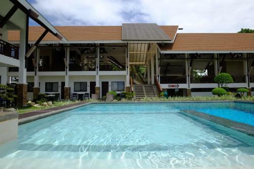 Hotel Dive Thru Resort