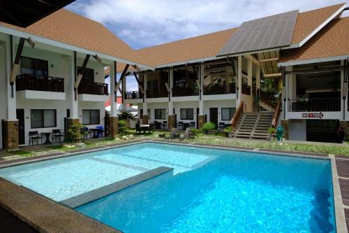 Hotel Dive Thru Resort