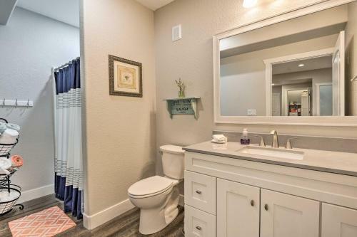 Lovely Cheyenne Home With Fireplace And Grill!