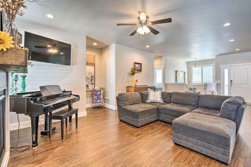 Lovely Cheyenne Home With Fireplace And Grill!