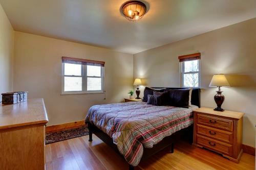 Maverick Log Home Deluxe Retreat