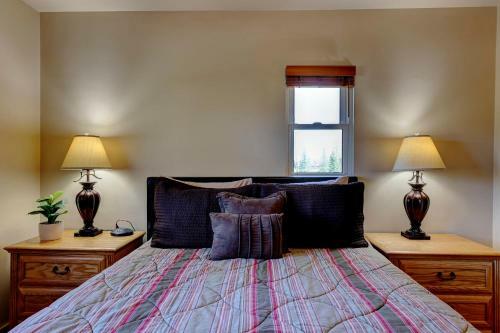 Maverick Log Home Deluxe Retreat
