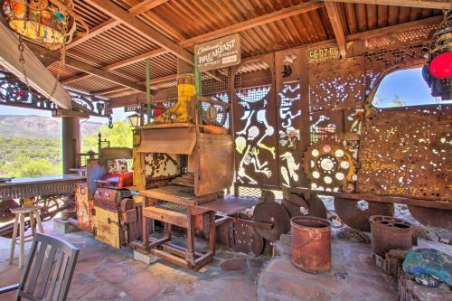 Unique Phoenix Abode With 2-tier Patio And Grills