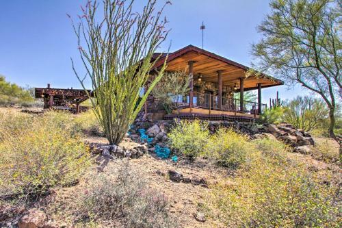 Unique Phoenix Abode With 2-tier Patio And Grills