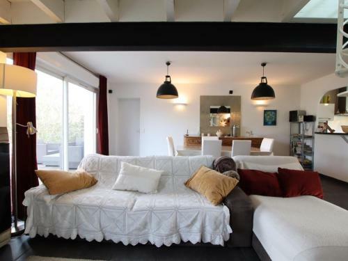G�te Pau, 4 Pi�ces, 5 Personnes - Fr-1-384-809