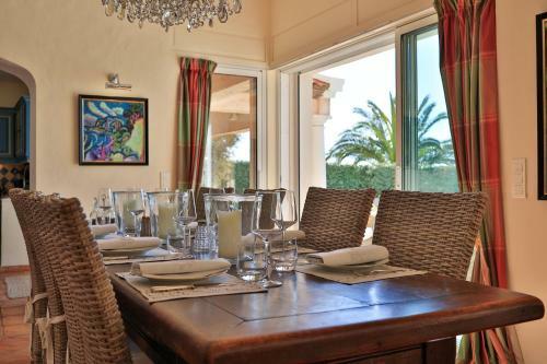 Villa Horizon Bleu F�r 8 Pers., Luxuri�s, Pool