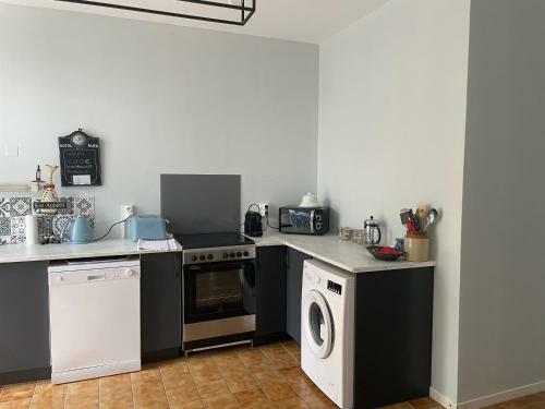 Charming 4-bed Cottage In Saint-just-le-martel