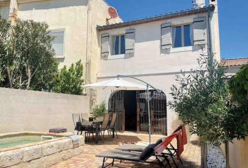 Maison De Village Avec Jardin Et Petite Piscine