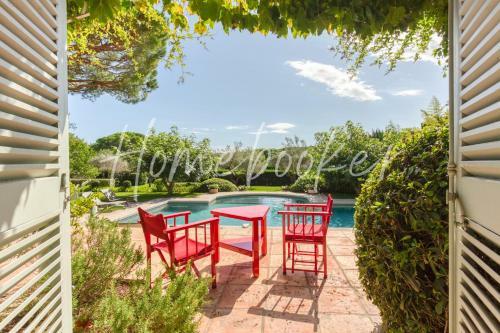 Villa Capilla, Sea View