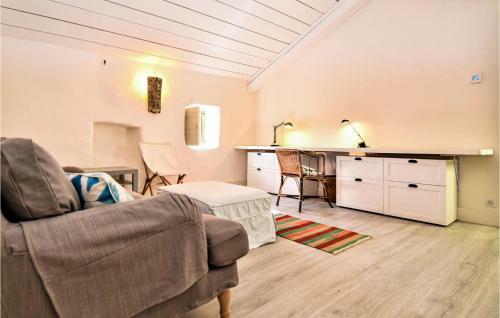 Awesome Home In Verfeuil With 3 Bedrooms