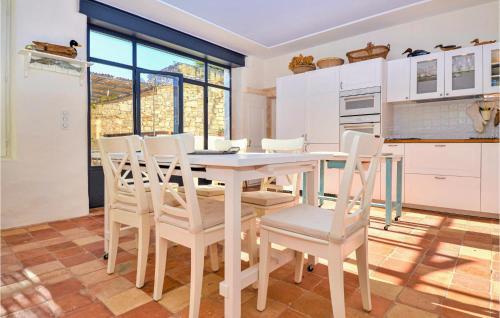 Awesome Home In Verfeuil With 3 Bedrooms