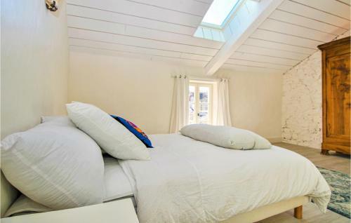 Awesome Home In Verfeuil With 3 Bedrooms