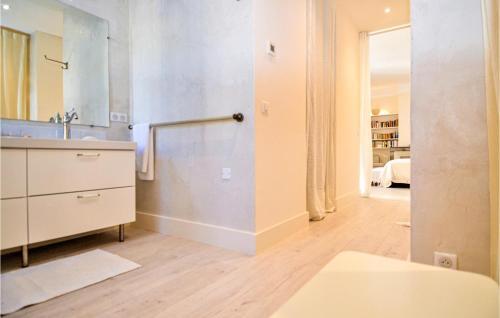 Awesome Home In Verfeuil With 3 Bedrooms