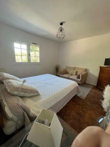 Maison Dans Petit Parc Avec Piscine Priv�