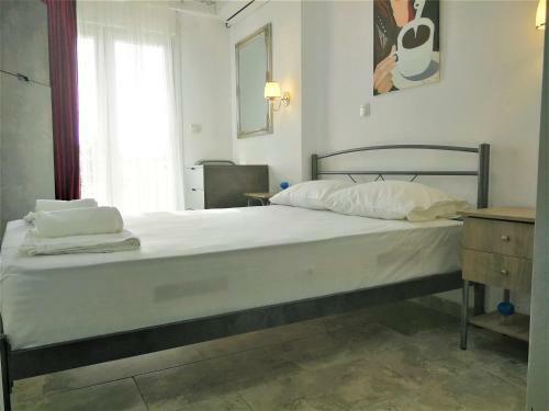 Artistic Rent Rooms & Apartments
