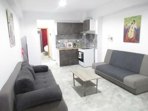 Artistic Rent Rooms & Apartments