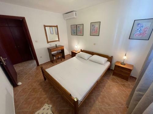 Hostal Galazia Akti Seaside Apartments