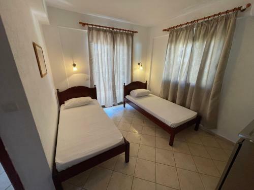 Hostal Galazia Akti Seaside Apartments