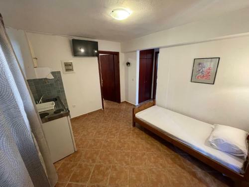Hostal Galazia Akti Seaside Apartments