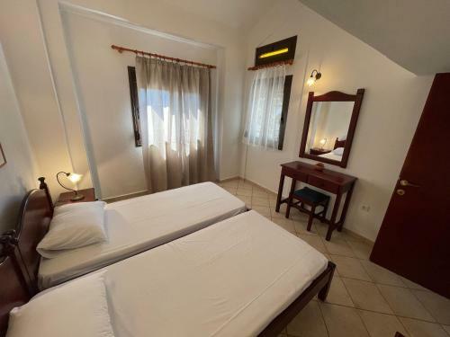 Hostal Galazia Akti Seaside Apartments