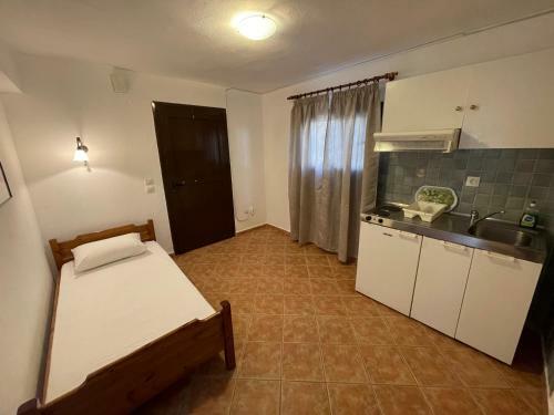 Hostal Galazia Akti Seaside Apartments