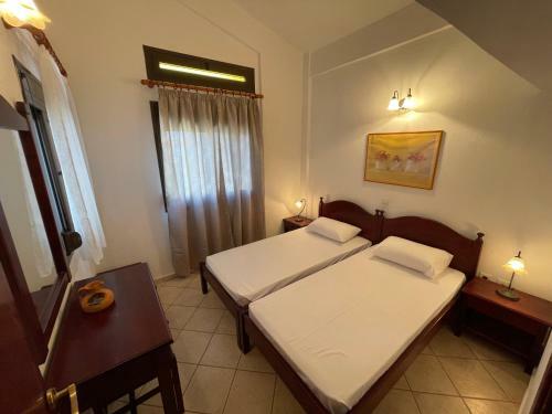 Hostal Galazia Akti Seaside Apartments
