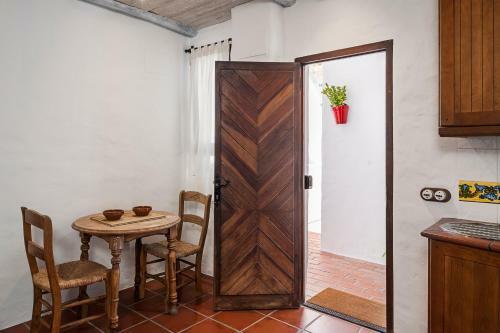Hostal Y Apartamentos En El Centro La J�bega By Conil Home