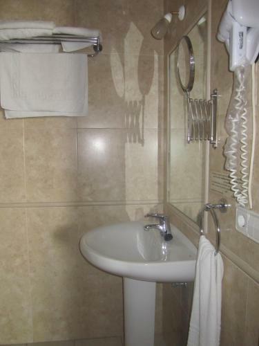 Hostal La Conile�a