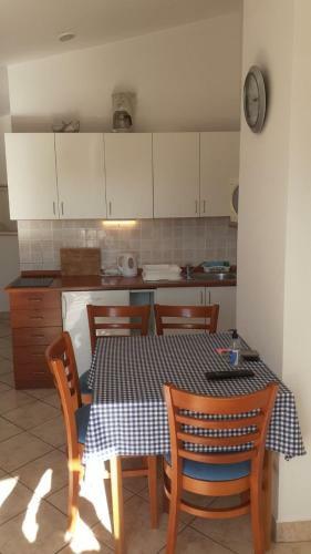 Apartments Dobri - 500m From Beach