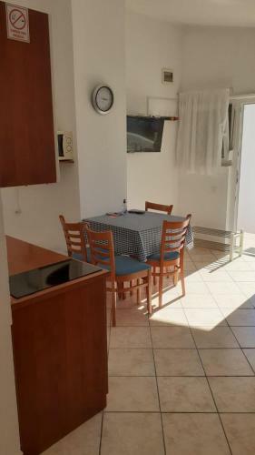 Apartments Dobri - 500m From Beach
