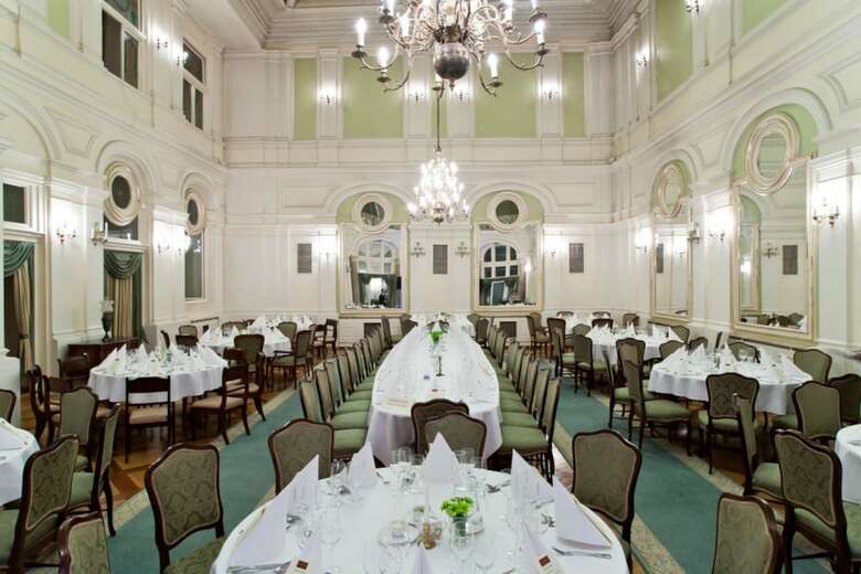 Grand Hotel