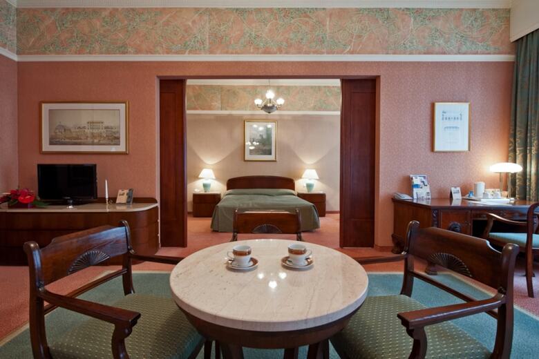 Grand Hotel