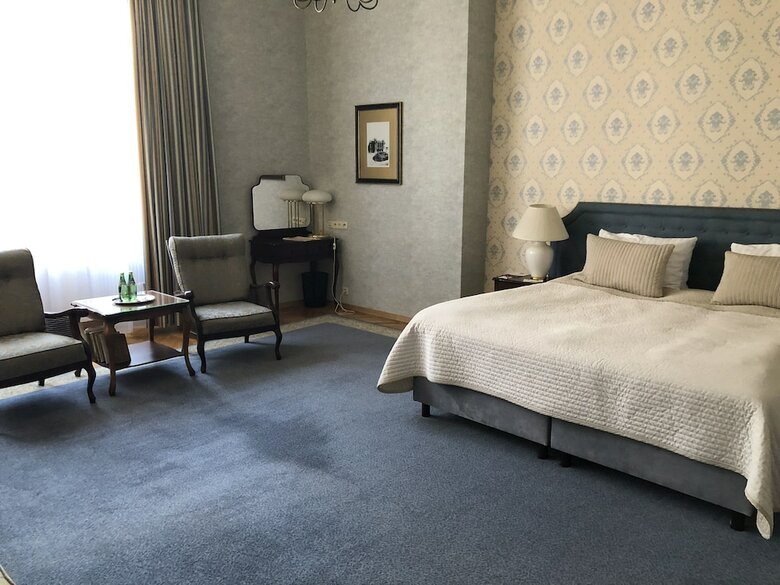 Grand Hotel