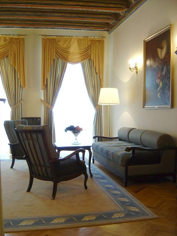 Grand Hotel