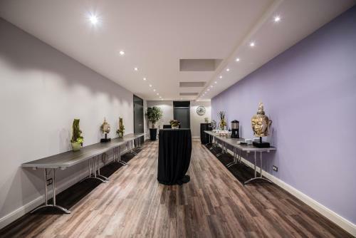 Hotel Business & More