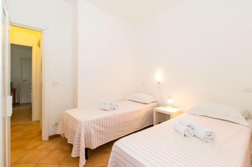 Chiavari Cozy Apartments In Villa With Shared Garden & Parking