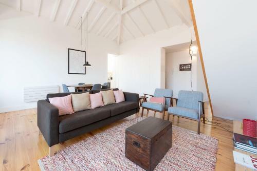 Lovelystay - Top Floor Balcony Apartment