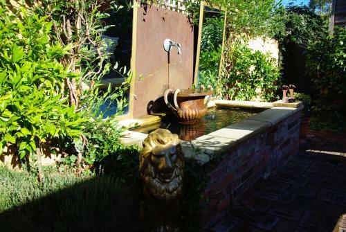 Bed & Breakfast At Eleven - La Petite Maison