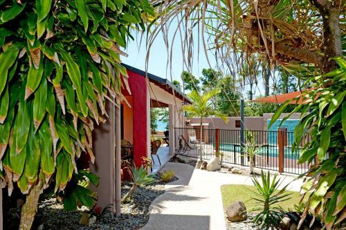 Pandanus Holiday Apartments