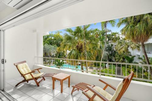 Belle Escapes - Poolside Apartment Alamanda Beachfront Resort "77"