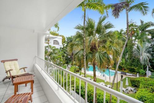 Belle Escapes - Poolside Apartment Alamanda Beachfront Resort "77"