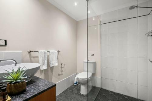 Belle Escapes - Poolside Apartment Alamanda Beachfront Resort "77"