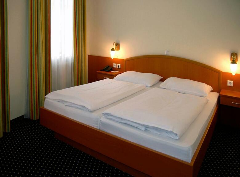 Suite Hotel 900 M Zur Oper
