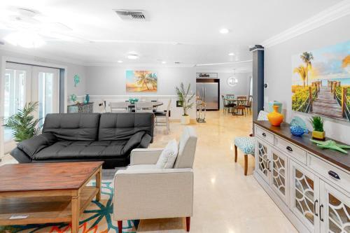 Largo Retreat