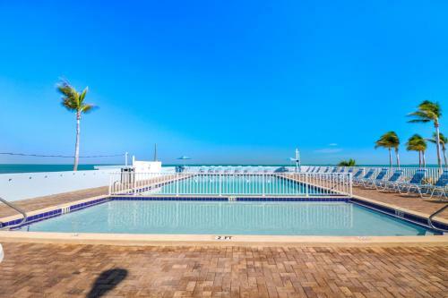 Fiesta Key Rv Resort Waterfront Cottage 33
